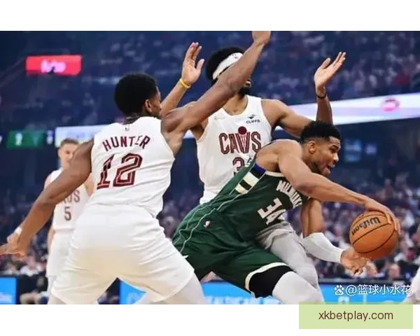 字母哥拒绝参加雄鹿3对3对抗训练 但仍愿复出参赛引发关注